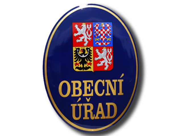 Obecni_urad_ovalseznakem_stin